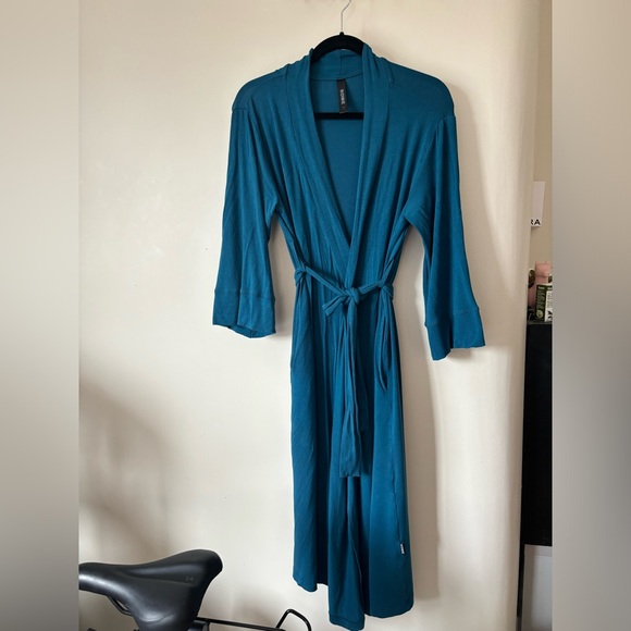 🇨🇦 Rowe women’s the robe in Moroccan Blue colour - Picture 2 of 6